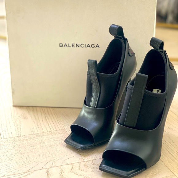 Balenciaga Sandal Brand New - Picture 1 of 7